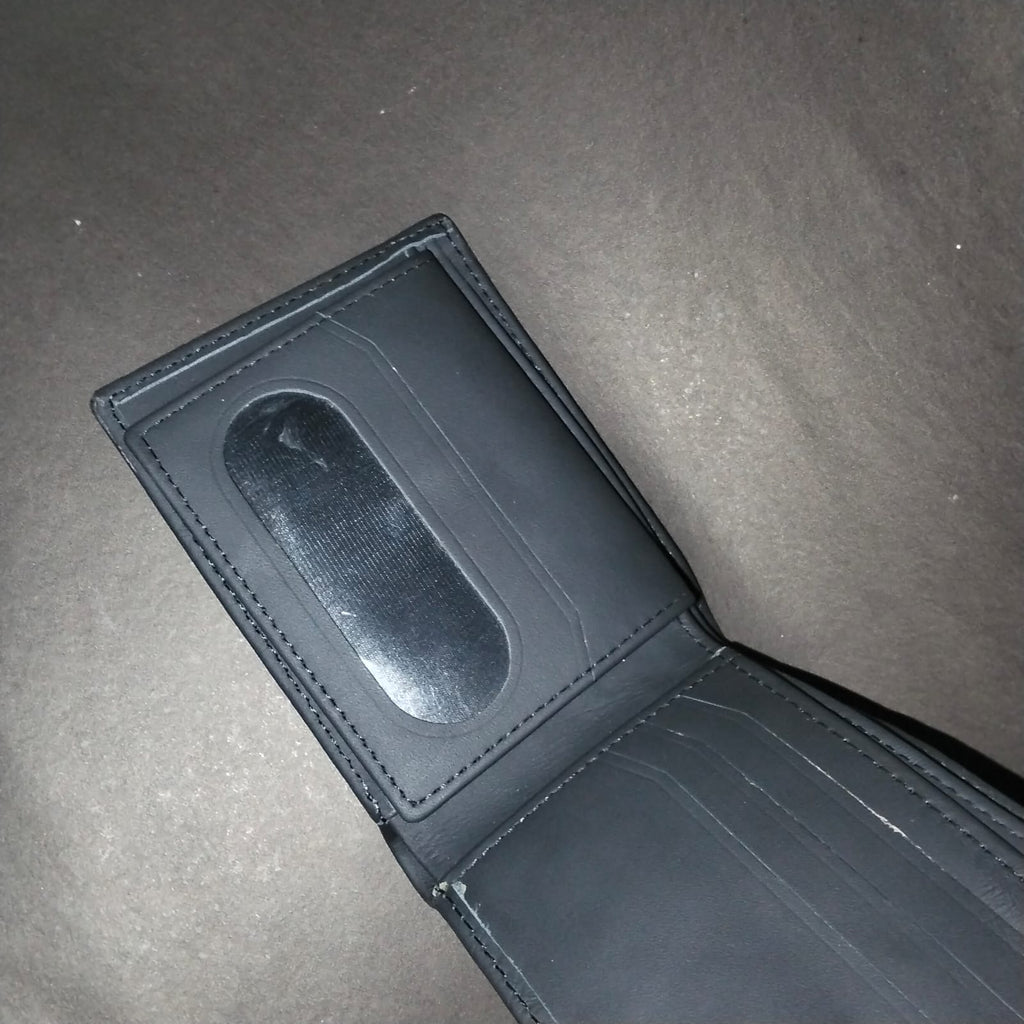 Men's Crocodile-Textured Leather Bi-Fold Wallet with ID Window